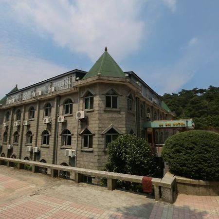 Luchi Hotel Luyang  Екстериор снимка